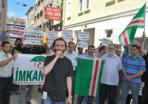 Çeçenleri Tutuklayan Mısır Protesto Edildi