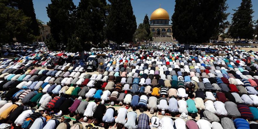 İrade Cumasında 45 Bin Filistinli Mescidi Aksa’da Cuma Namazı Kıldı
