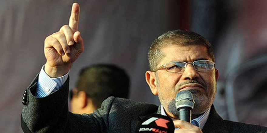 Muhammed Mursi'ye Üç Yıl Hapis Cezası