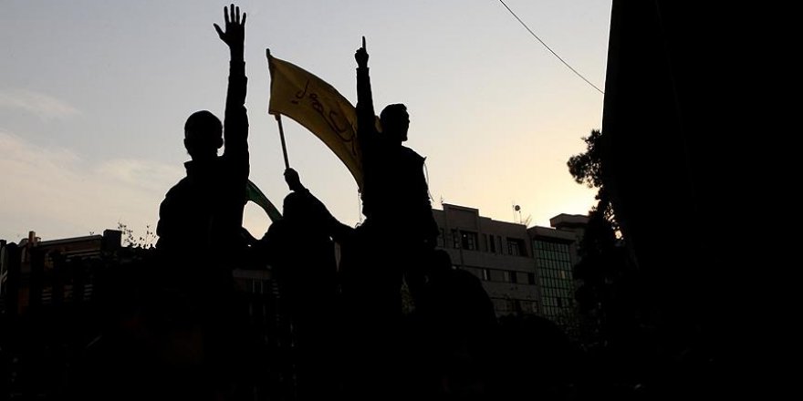 İran'daki Gösterilerde 1'i Polis 6 Kişi Hayatını Kaybetti