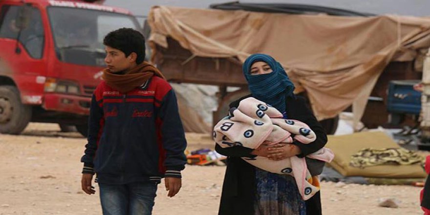 Hama’dan 80 Bin Kişi İdlib’in Kuzeyine Göç Etti