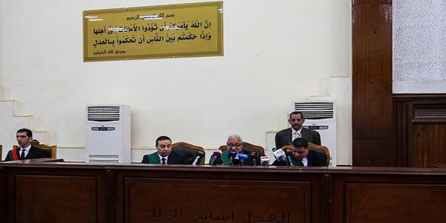Mısır'da Darbe Karşıtı 51 Kişiye Hapis Cezası