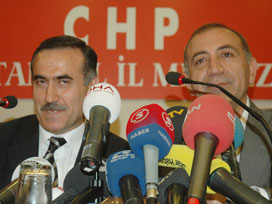 Saylan'ın İmamı CHP Rozeti Taktı