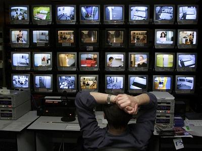 14 Radyo Ve TV'ye Farklı Dilde Yayın İzni