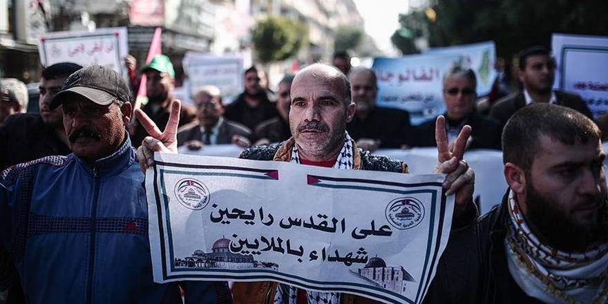 Gazze’de “Kudüs’e Destek Yürüyüşü” Düzenlendi