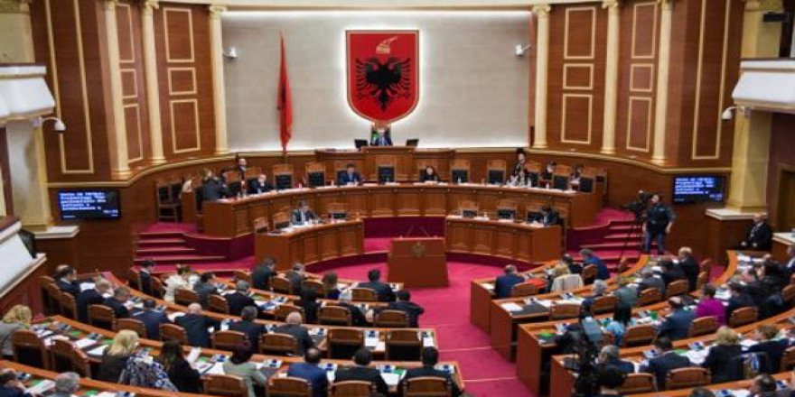 Arnavutluk Meclisinde Kudüs Tartışması