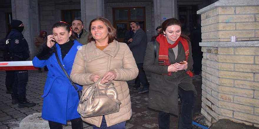HDP'li İki Vekil Hakkında Yakalama Kararı