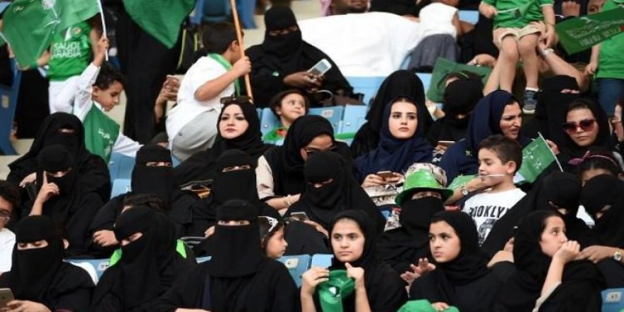Suudi Arabistan’da Kadınlara Askerlik Yolu Açılıyor