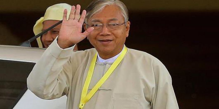 Myanmar Devlet Başkanı Htin Kyaw İstifa Etti