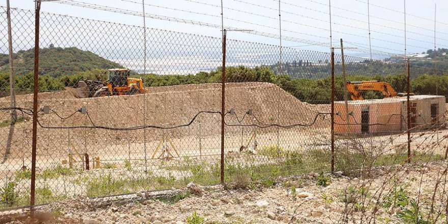 İsrail, Gazze'nin Doğu Sınırına Yeni Dikenli Teller Örüyor