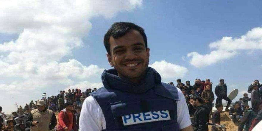 Gazze Sınırında Yaralanan Filistinli Gazeteci Şehit Oldu
