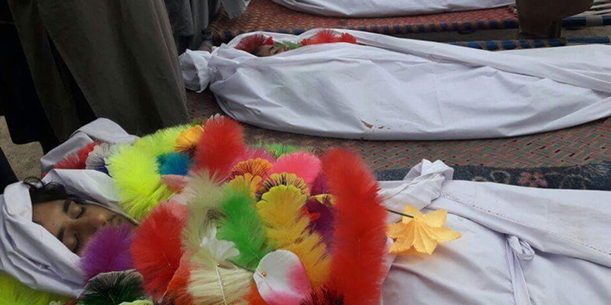 Taliban’dan Medrese Katliamı Mağdurlarına Maddi Destek