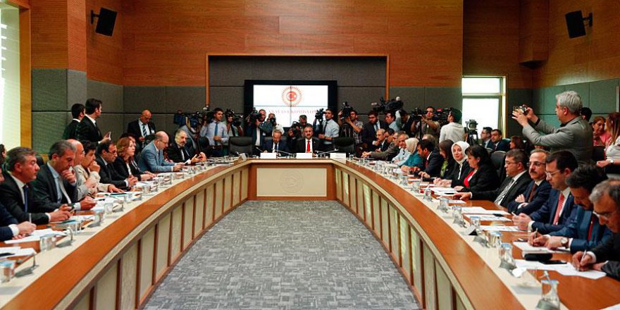 Erken Seçim Teklifi Anayasa Komisyonunda Kabul Edildi