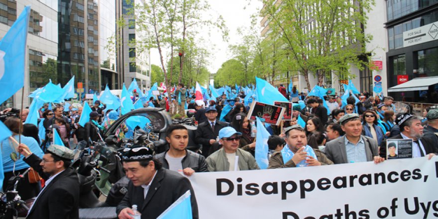Brüksel'de Uygurlara Destek Gösterisi