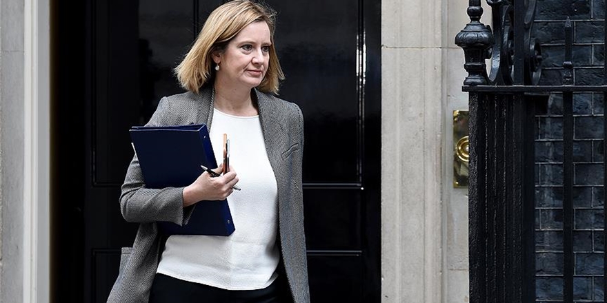 İngiltere İçişleri Bakanı Amber Rudd İstifa Etti
