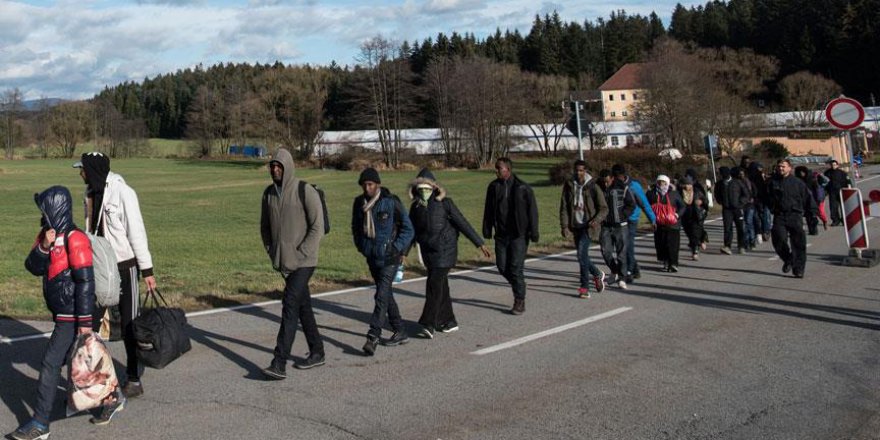 Avusturya'da Sığınmacılara 'Toplama Merkezi' Zorunluluğu