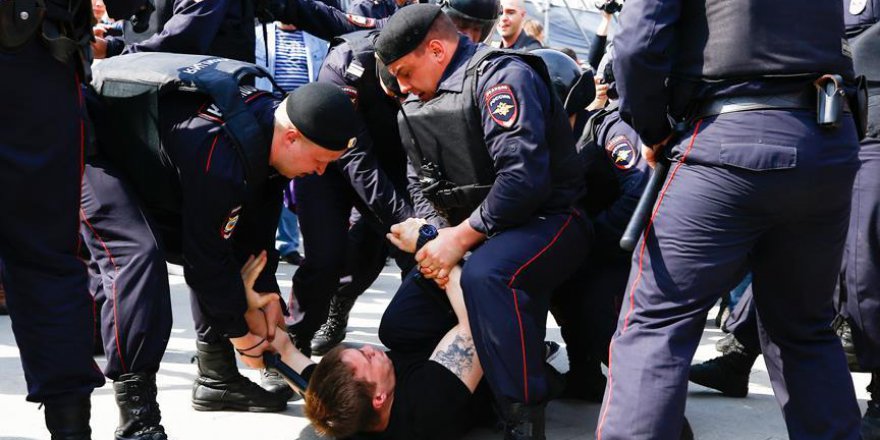 Rusya'da Hükümet Karşıtı Gösteriler Düzenlendi