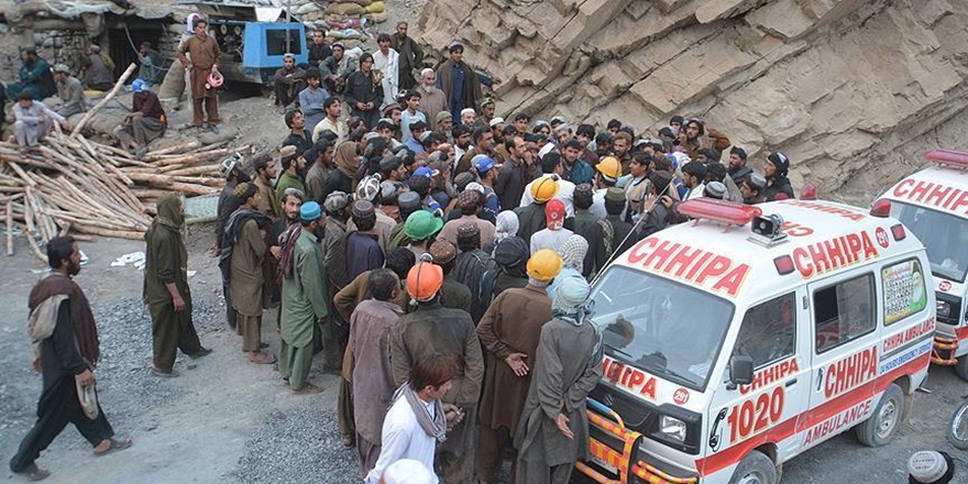 Pakistan’da Madende Patlama: 16 Ölü!