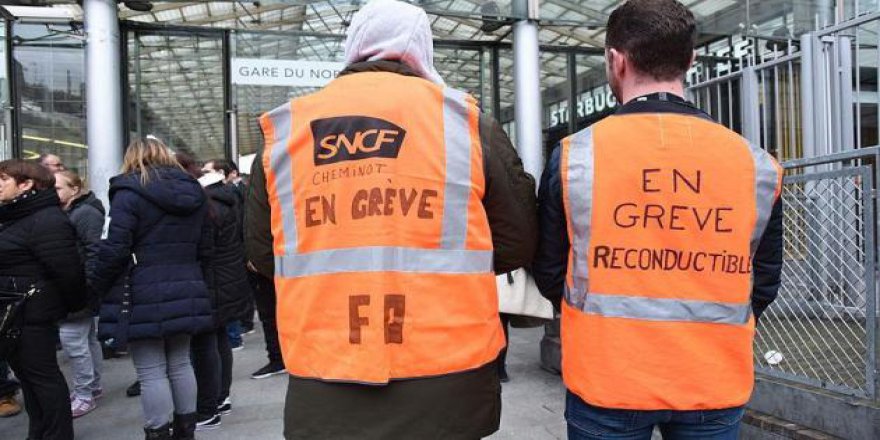 Fransa'da Grevciler Garları İşgal Etti