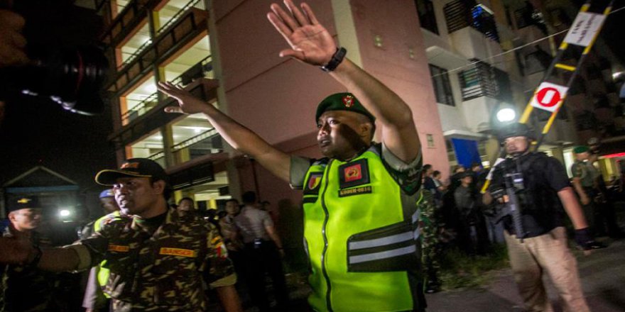 Endonezya'da Polis Merkezine Bombalı Saldırı: 4 Ölü
