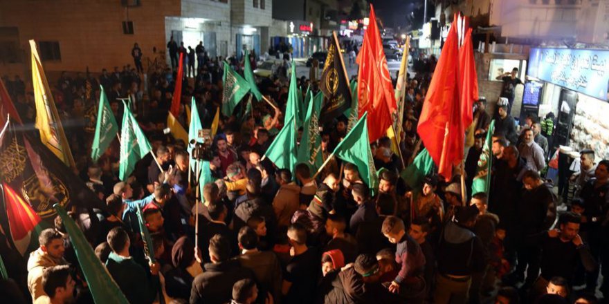 Filistinli Esir 16 Yıllık Zindan Hayatından Sonra Serbest Bırakıldı