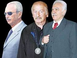 "Aydınlara gözaltı!"