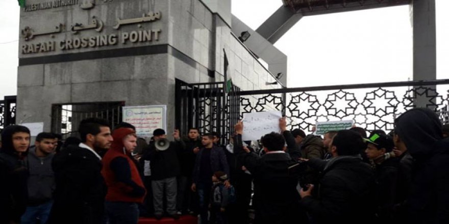 Mısır Refah Sınır Kapısını Üç Gün Açık Tutacak