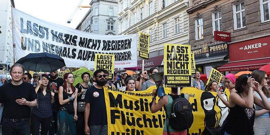 Avusturya Hükümetine 'Nazilere Hayır' Protestosu