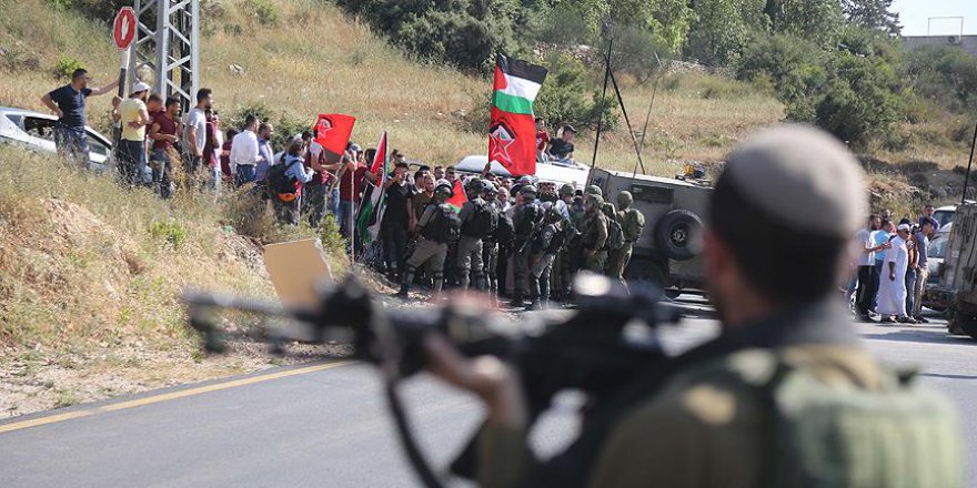 Siyonist İsrail Askerleri Gazze'de 4 Filistinliyi Yaraladı
