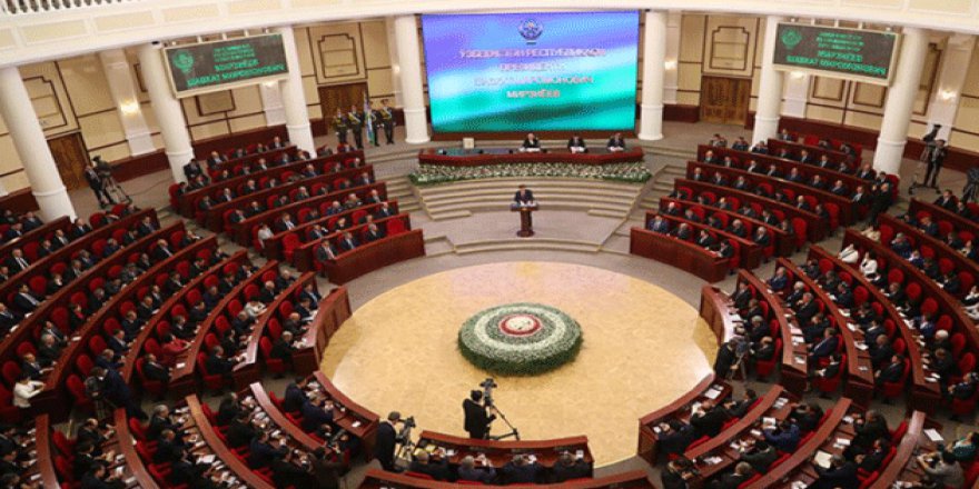 Özbekistan Senatosu “Aşırılıkla Mücadele” Yasasını Onayladı