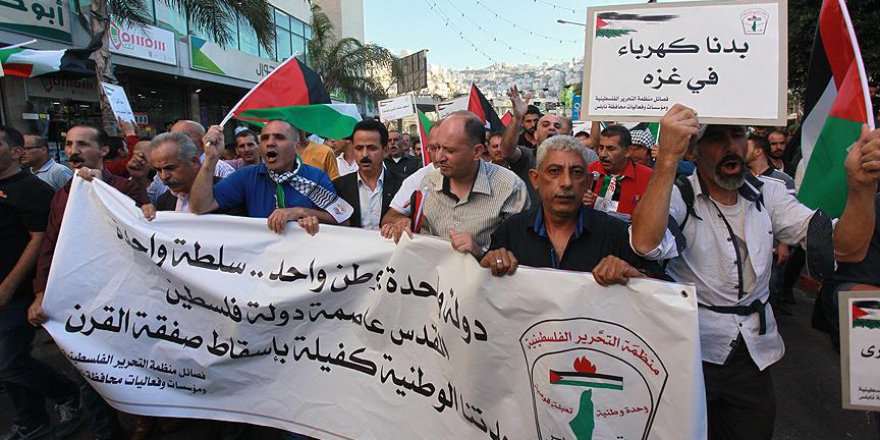 Filistinliler Abbas Yönetiminin Gazze'ye Uyguladığı Yaptırımları Protesto Etti