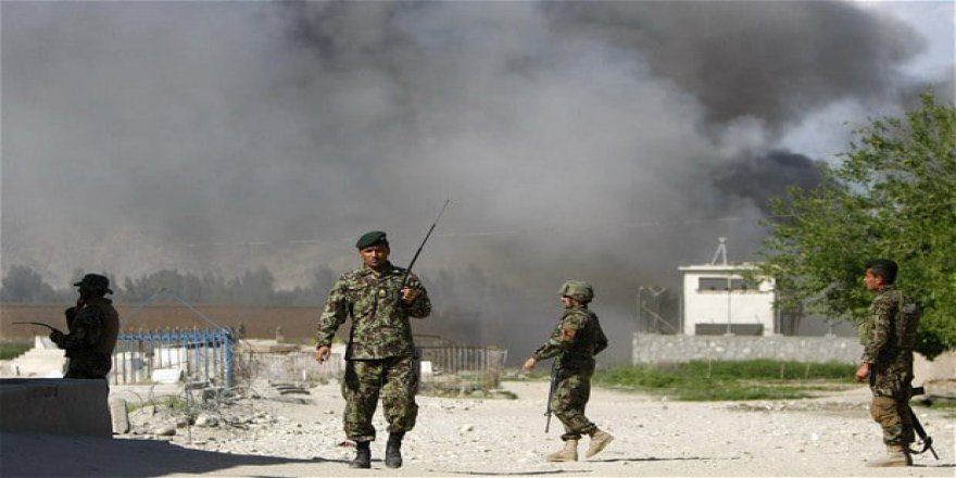 Afganistan'da Bomba Yüklü Araçla Saldırı: 15 Ölü
