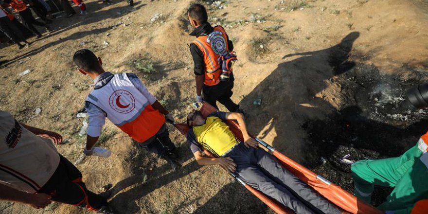 Siyonistler Gazze Sınırında Bir Filistinliyi Şehit Etti