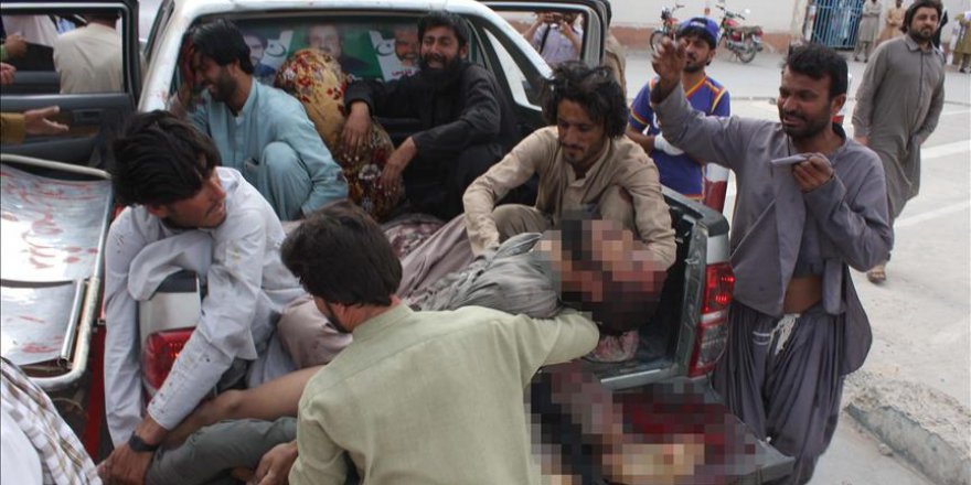 Pakistan'da İki Mitingde Bombalı Saldırı: 132 Ölü
