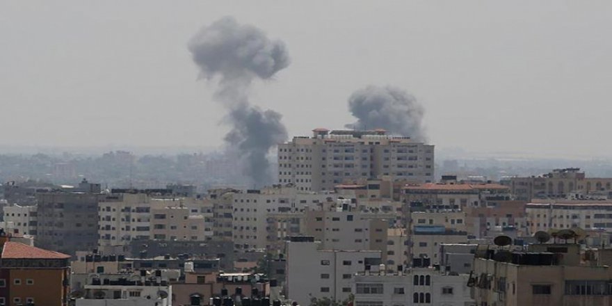 İşgalci İsrail Gazze'ye Saldırdı