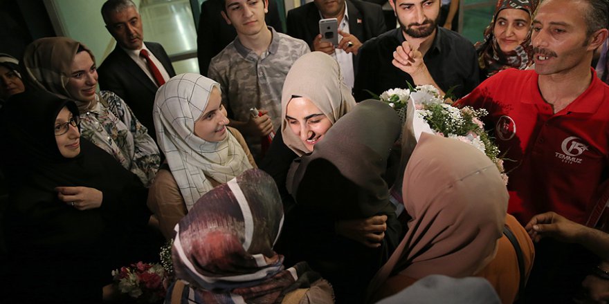 Ebru Özkan Türkiye’ye Döndü