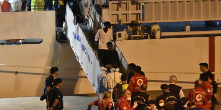 137 Göçmenin İtalya'ya Girişine İzin Verildi
