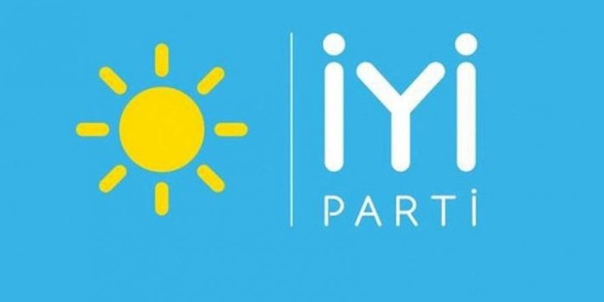 İYİ Parti'de Yaprak Dökümü: İzmir Teşkilatı Topluca İstifa Etti