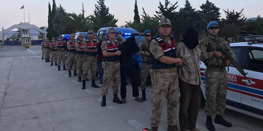 Afrin'de Yakalanan 9 PKK'lı Türkiye'ye Getirildi