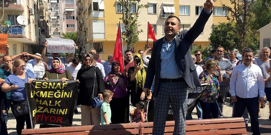 İzmir'de Pazarcı Esnafından Belediyeye Tepki
