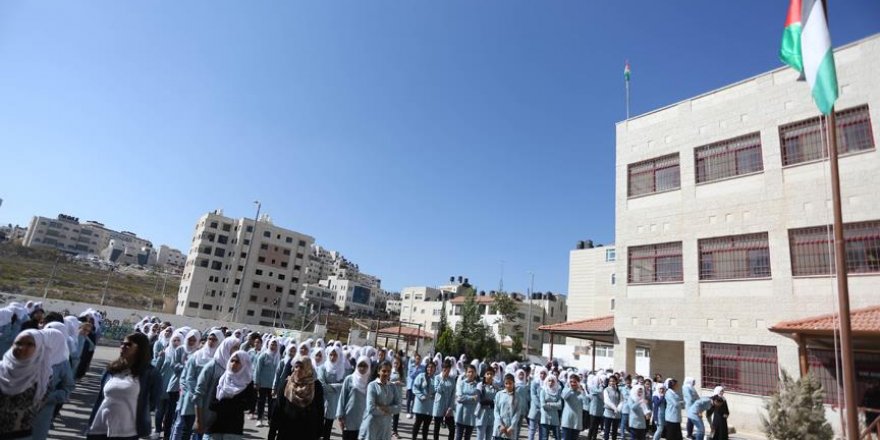 İsrail, Batı Şeria'da Filistin Okulunu Kapattı