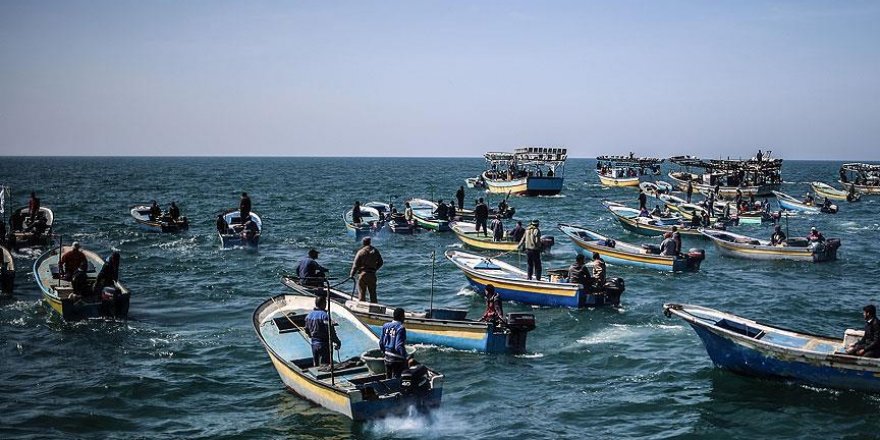 İşgalci İsrail 2 Filistinli Balıkçıyı Gözaltına Aldı