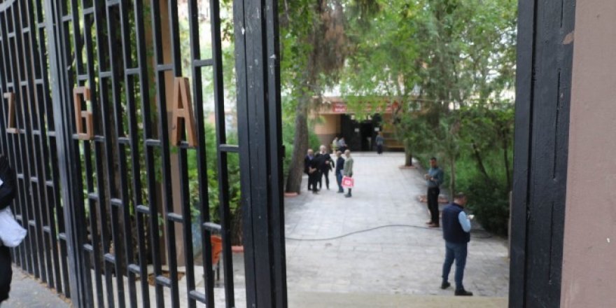 Öğrencilerin Bıçaklı Kavgasında Kan Aktı: 4 Yaralı