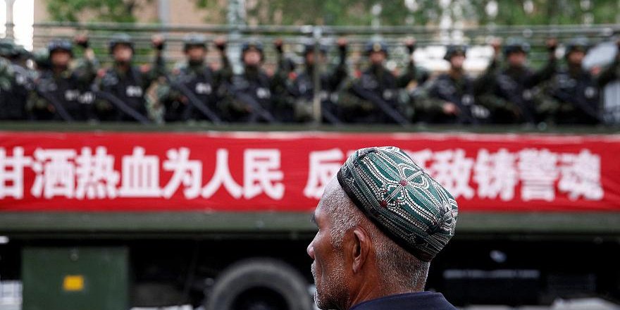 Çin'de Uygur Türklerinin Tutulduğu Kamplar 'Cephanelik' Gibi