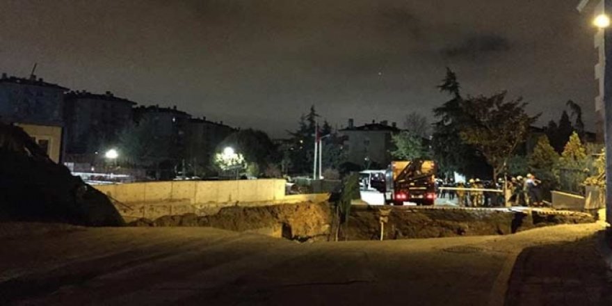 İstanbul Ümraniye'de Metro İnşaatı Sırasında Göçük Meydana Geldi