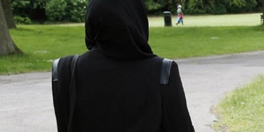 Fransa'da Başörtüsünü Yasaklama Teklifi