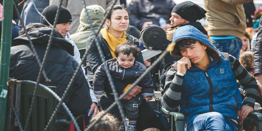 Bir Yıl İçinde 251 Bin 794 Göçmenin Yolu Türkiye’den Geçti
