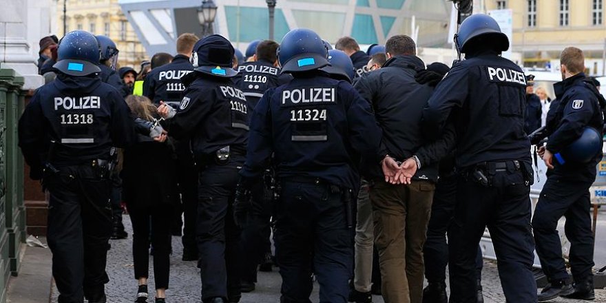 Almanya'da Polise 'Olağanüstü' Yeni Yetkiler