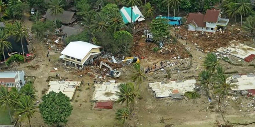 Endonezya'daki Tsunamide Ölü Sayısı 429'a Çıktı