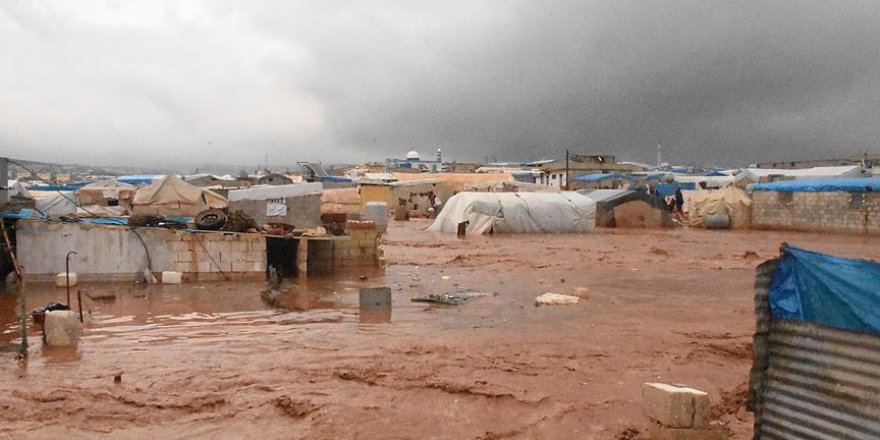 Suriye'de Sığınmacı Kamplarını Vuran Selde 25 Bin Sivil Çadırsız Kaldı